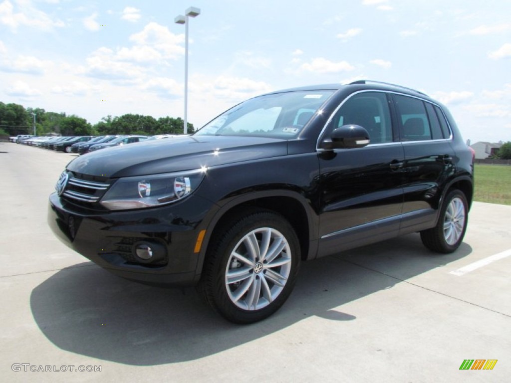 2012 Tiguan SE - Deep Black Metallic / Black photo #1