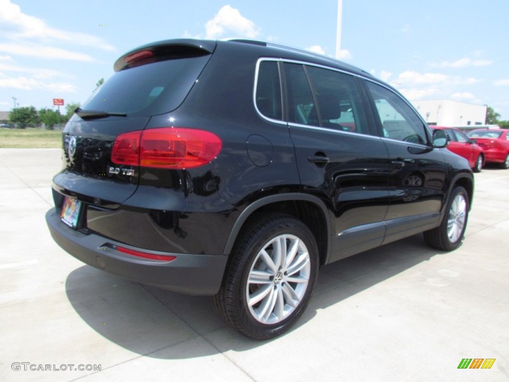 2012 Tiguan SE - Deep Black Metallic / Black photo #2