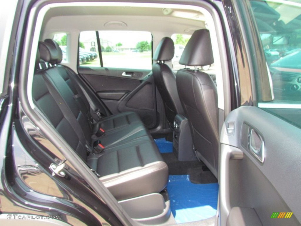 2012 Tiguan SE - Deep Black Metallic / Black photo #4