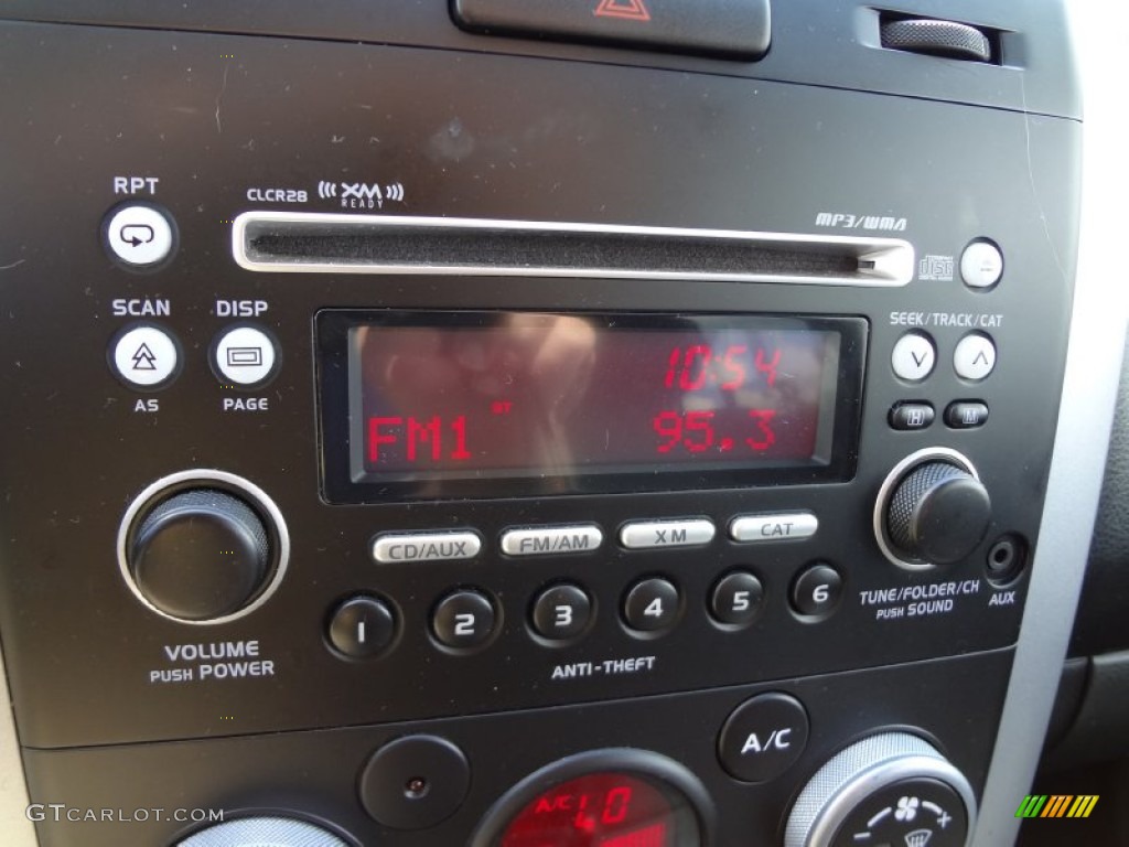 2010 Suzuki Grand Vitara Limited Audio System Photos