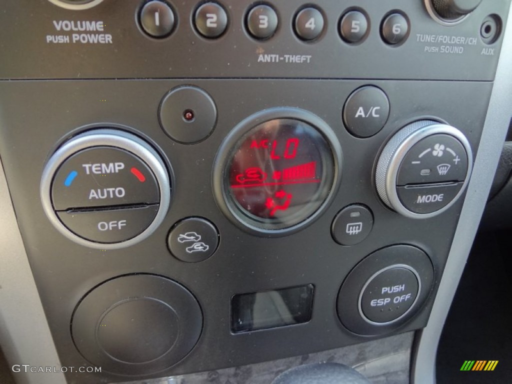 2010 Suzuki Grand Vitara Limited Controls Photo #65308358