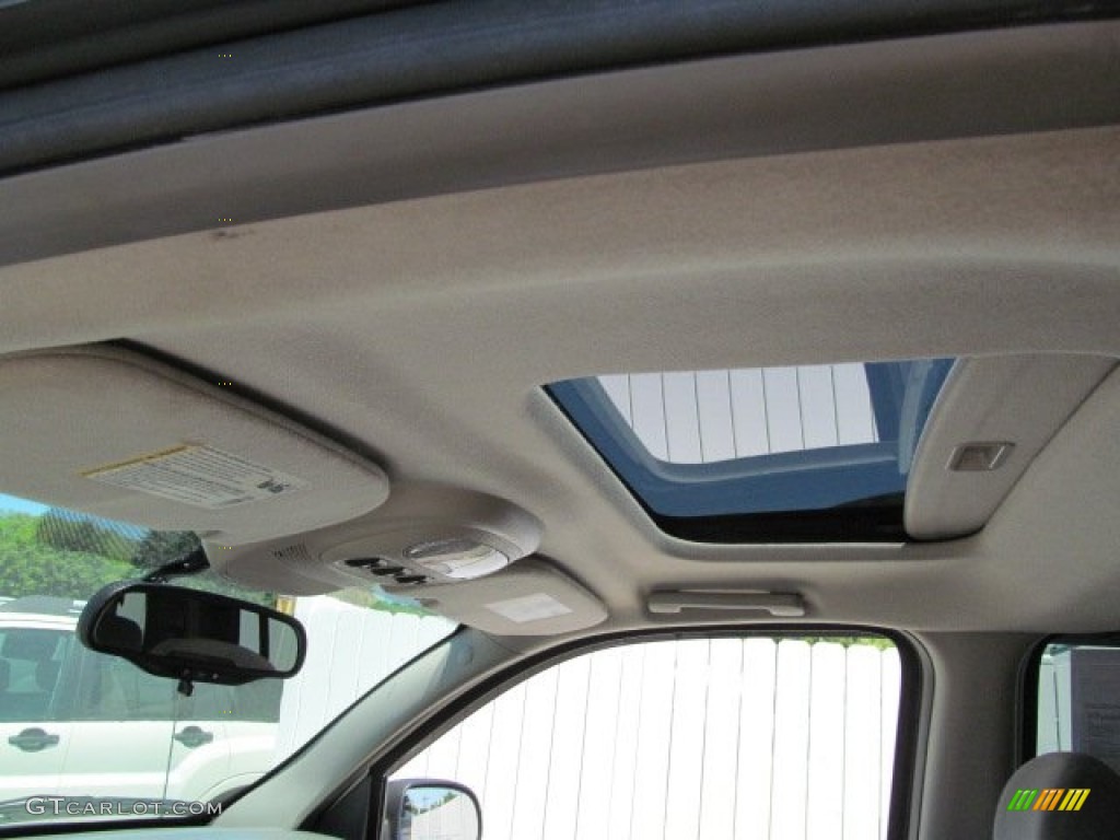 2005 TrailBlazer EXT LS 4x4 - Silverstone Metallic / Light Gray photo #11