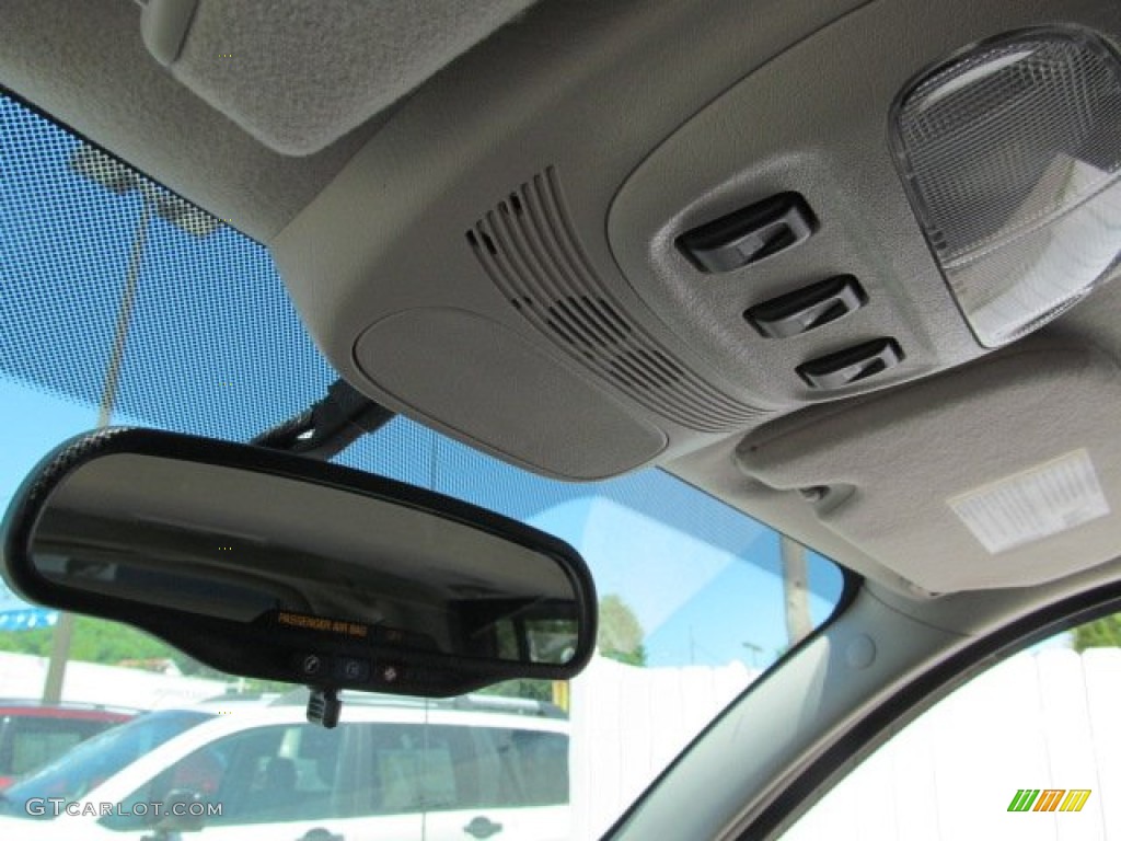 2005 TrailBlazer EXT LS 4x4 - Silverstone Metallic / Light Gray photo #12