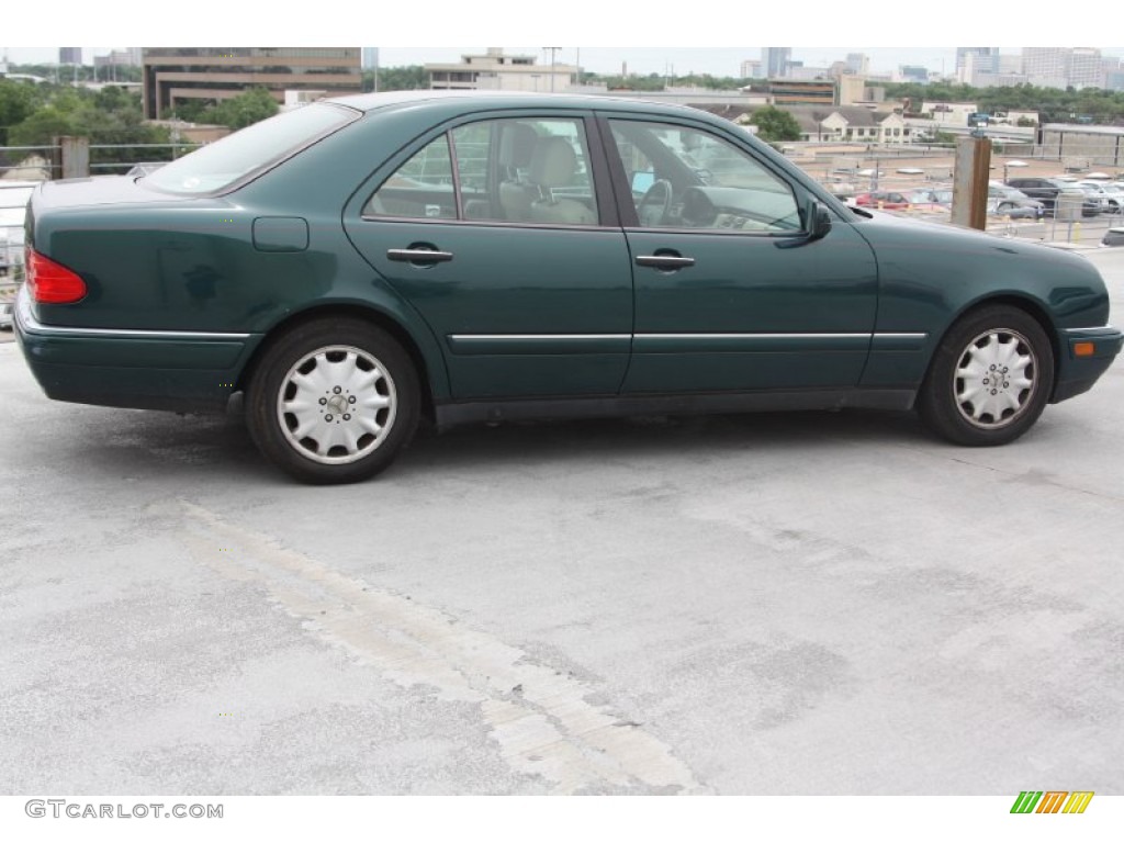1996 E 320 Sedan - Brilliant Emerald Metallic / Beige photo #6