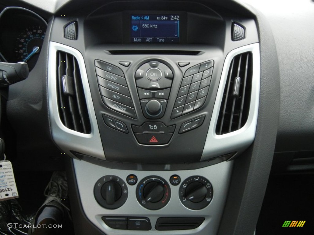 2012 Ford Focus SE Sport Sedan Controls Photo #65317727