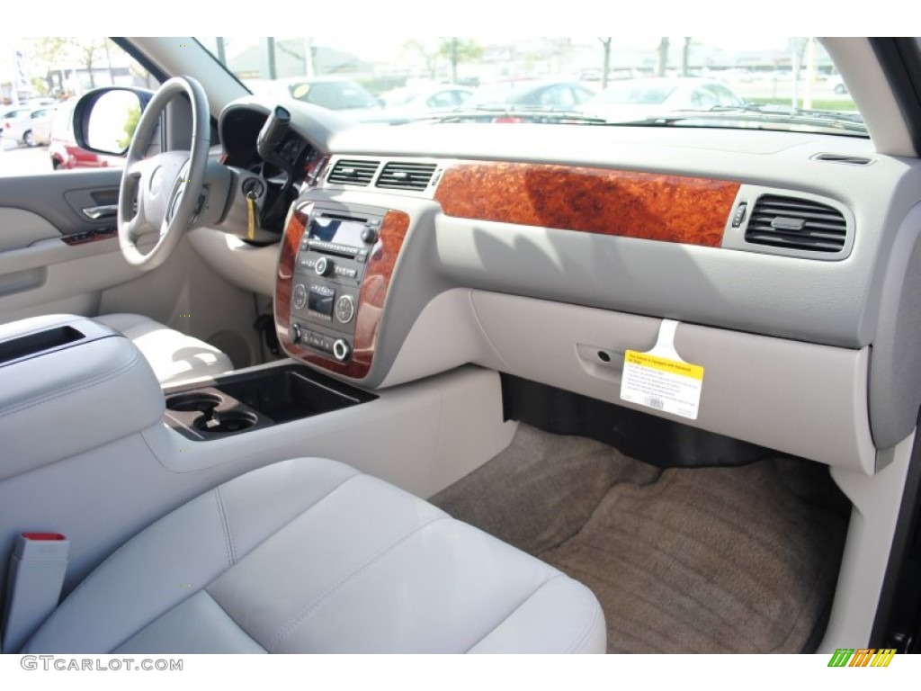 2011 Tahoe LT 4x4 - Black / Light Titanium/Dark Titanium photo #9