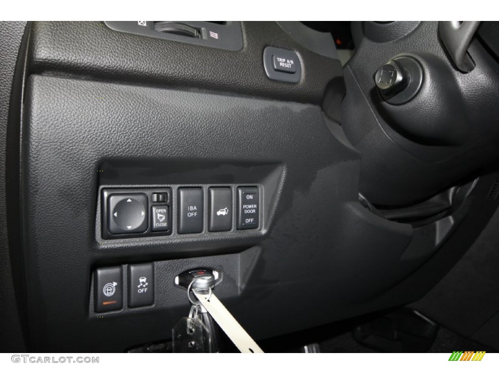 2012 Infiniti FX 50 S AWD Controls Photos