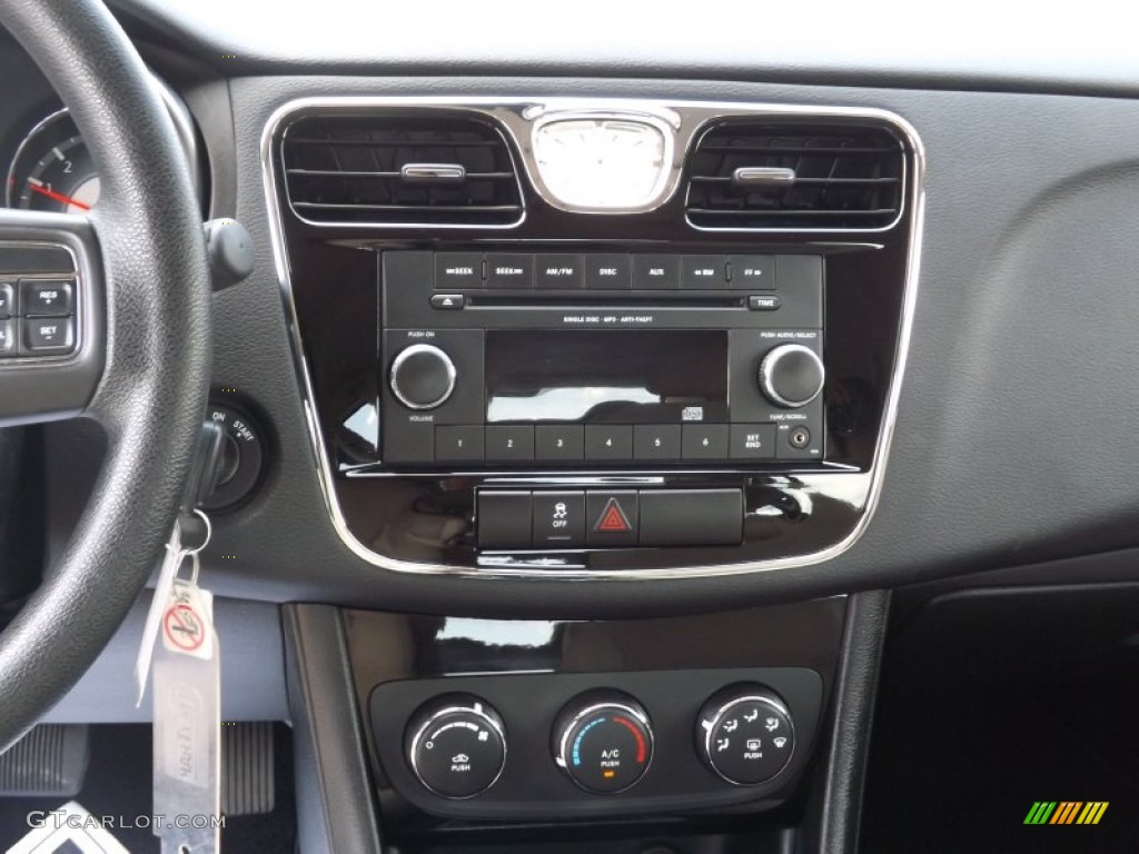 2012 Chrysler 200 LX Sedan Controls Photo #65333526