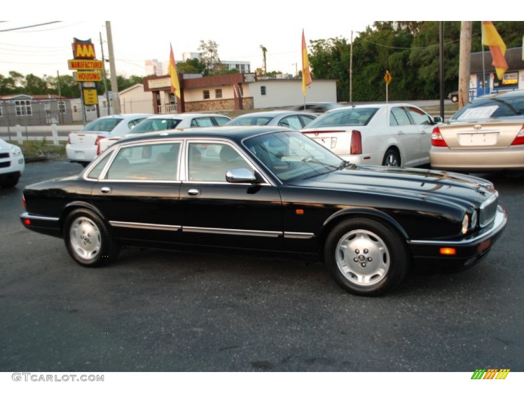 1996 XJ Vanden Plas - Black / Oatmeal photo #1