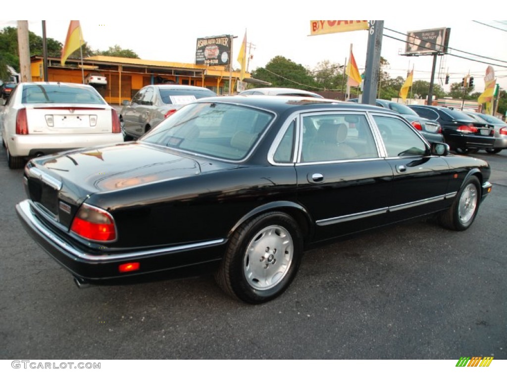1996 XJ Vanden Plas - Black / Oatmeal photo #4
