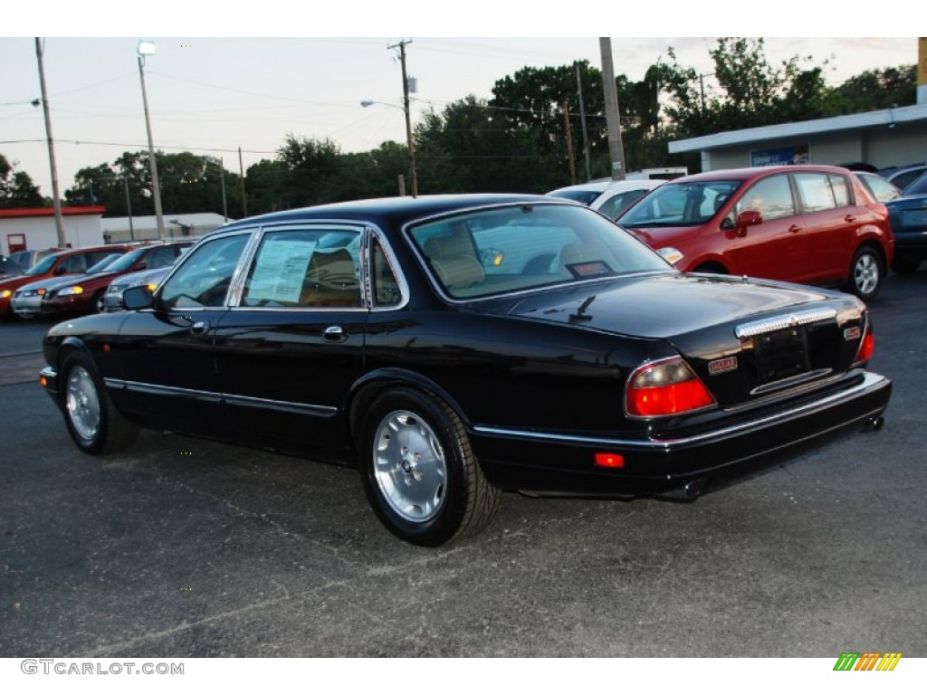 1996 XJ Vanden Plas - Black / Oatmeal photo #6
