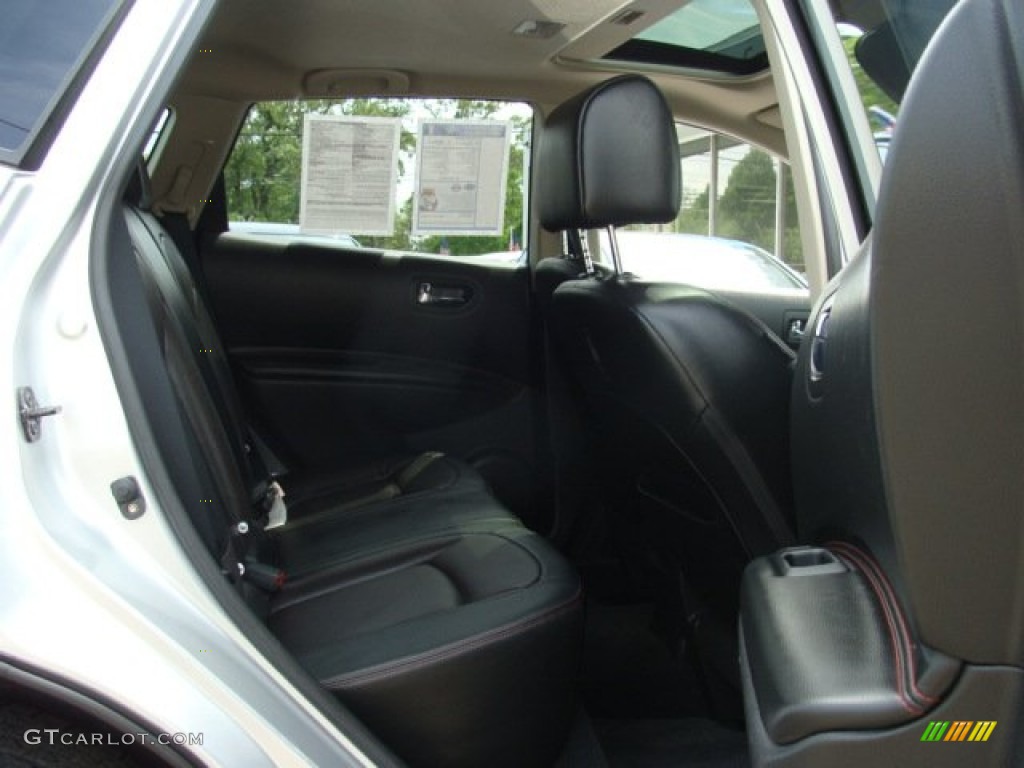 2011 Rogue SL AWD - Silver Ice Metallic / Black photo #12