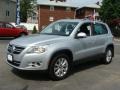Reflex Silver Metallic - Tiguan SE 4Motion Photo No. 3