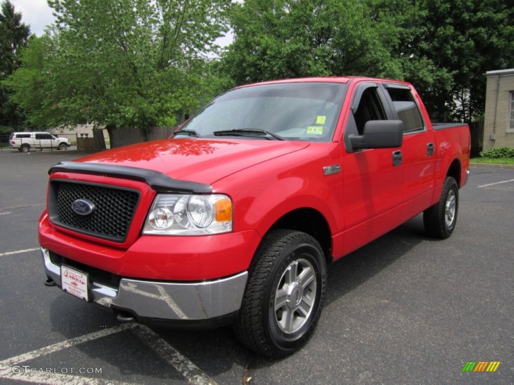 2005 F150 XLT SuperCrew 4x4 - Bright Red / Medium Flint Grey photo #2