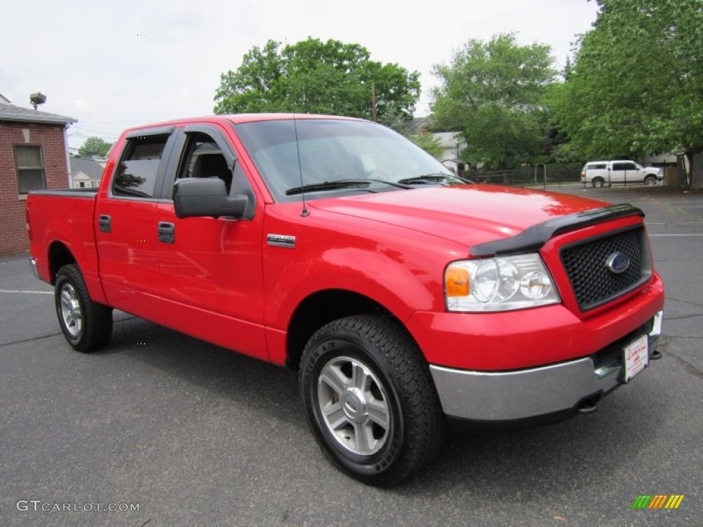 2005 F150 XLT SuperCrew 4x4 - Bright Red / Medium Flint Grey photo #12