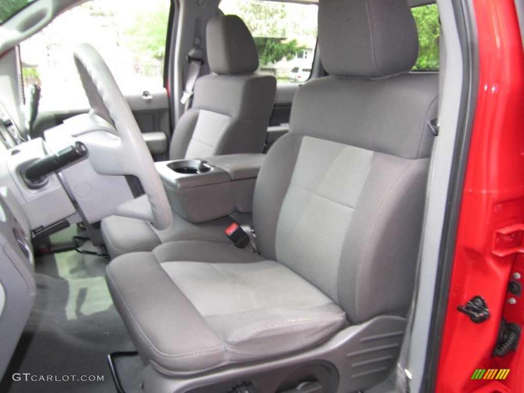 Medium Flint Grey Interior 2005 Ford F150 XLT SuperCrew 4x4 Photo #65339091