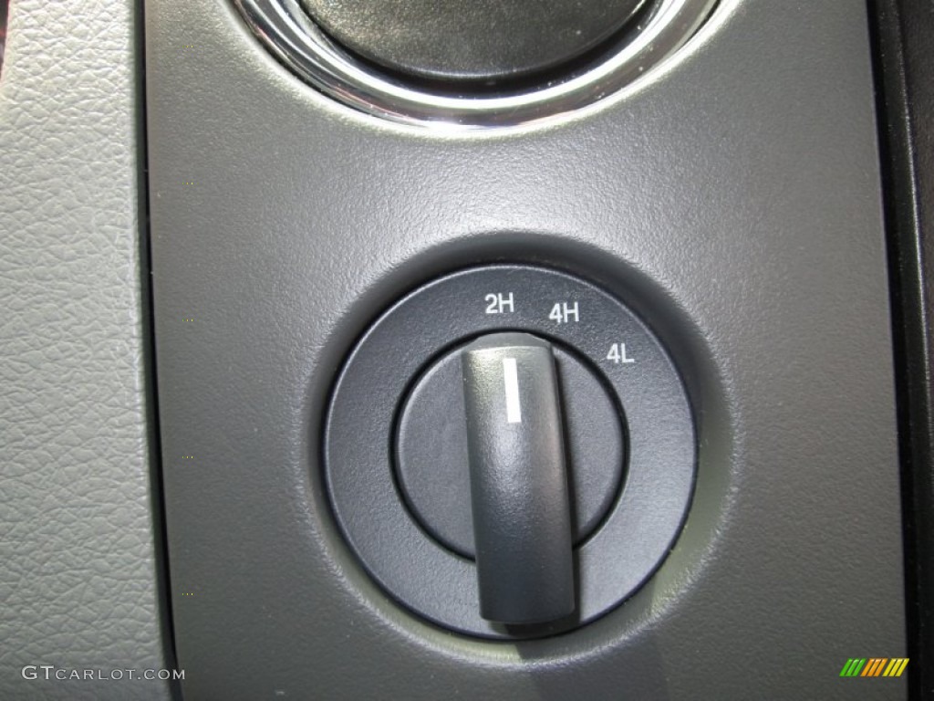 2005 F150 XLT SuperCrew 4x4 - Bright Red / Medium Flint Grey photo #21