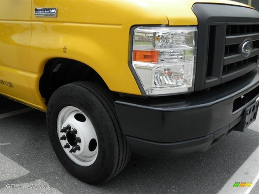 2008 E Series Cutaway E350 Commercial Moving Truck - Yellow / Medium Flint photo #2