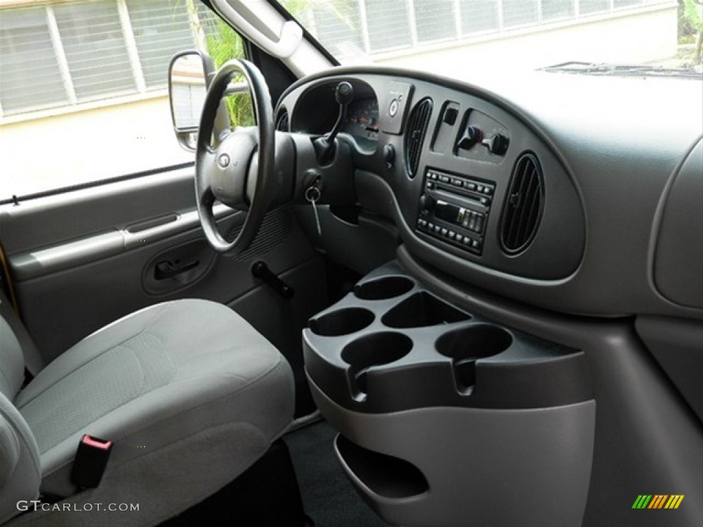 2008 E Series Cutaway E350 Commercial Moving Truck - Yellow / Medium Flint photo #13