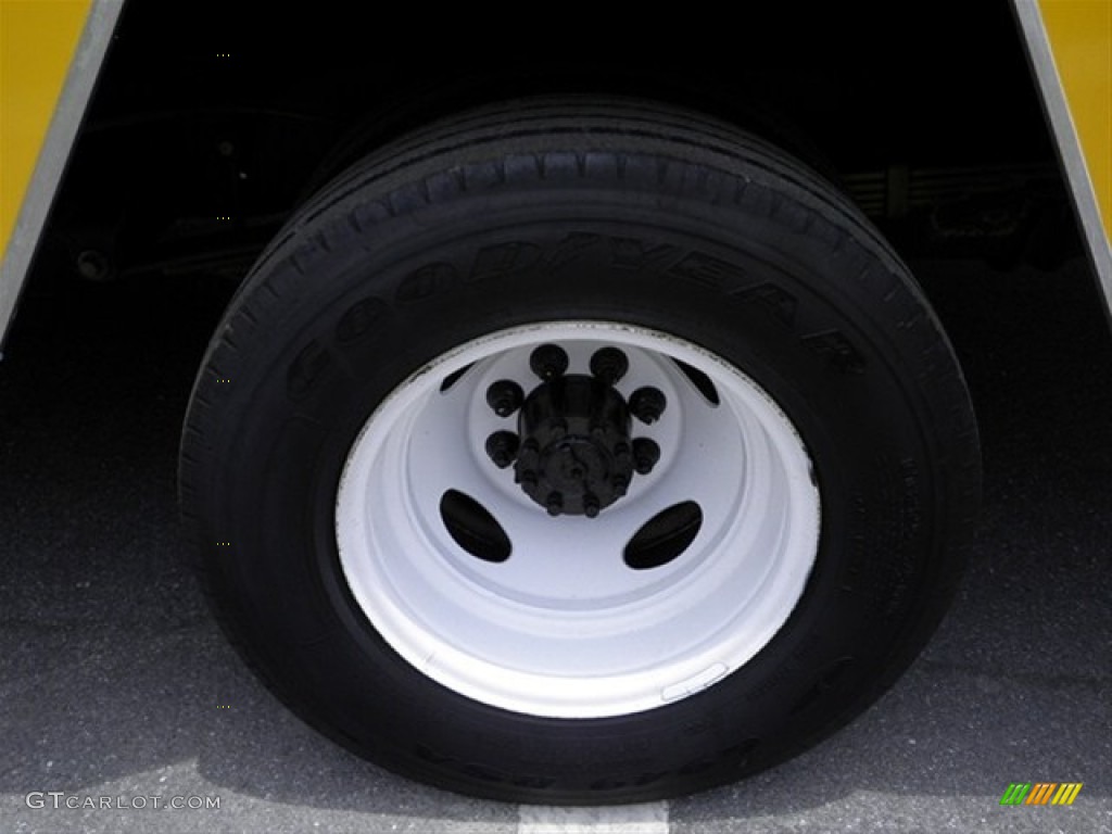 2008 E Series Cutaway E350 Commercial Moving Truck - Yellow / Medium Flint photo #21