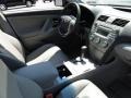 Black - Camry LE Photo No. 20