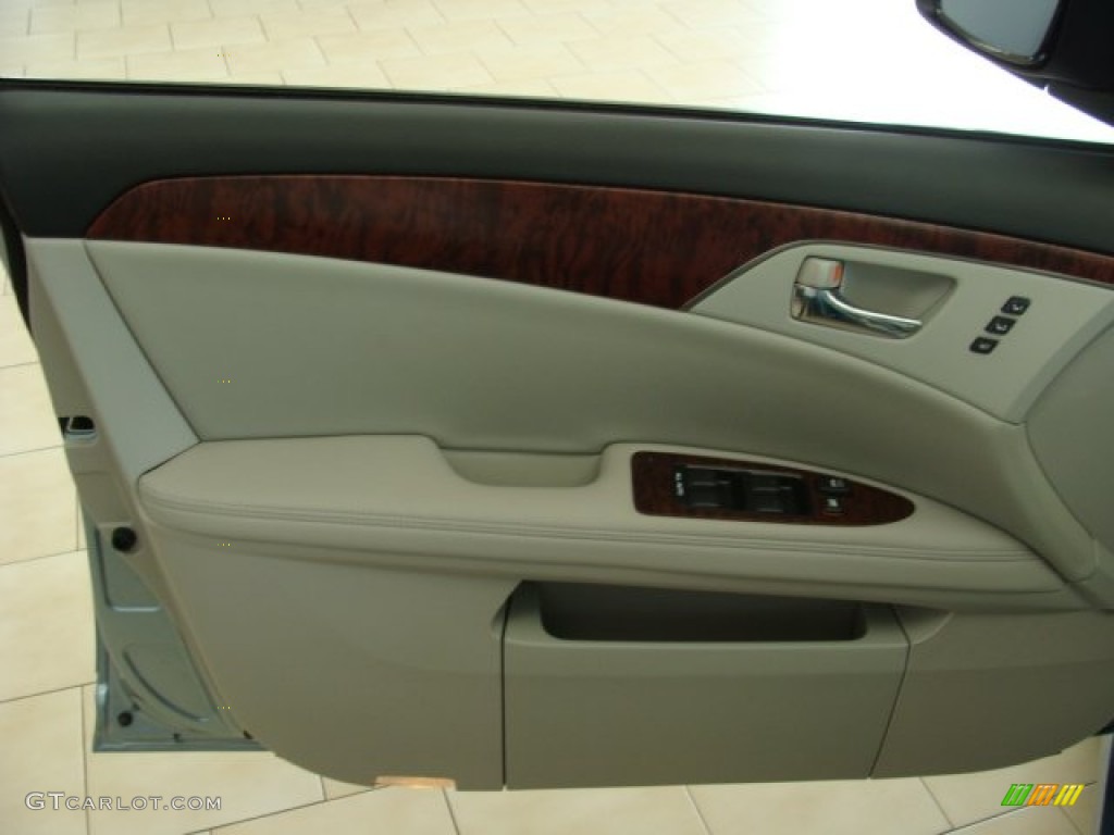 2011 Toyota Avalon Limited Door Panel Photos