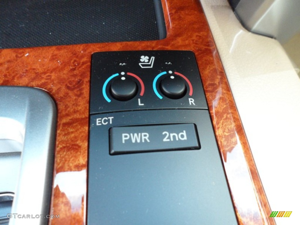 2013 Toyota Land Cruiser Standard Land Cruiser Model Controls Photo #65351034