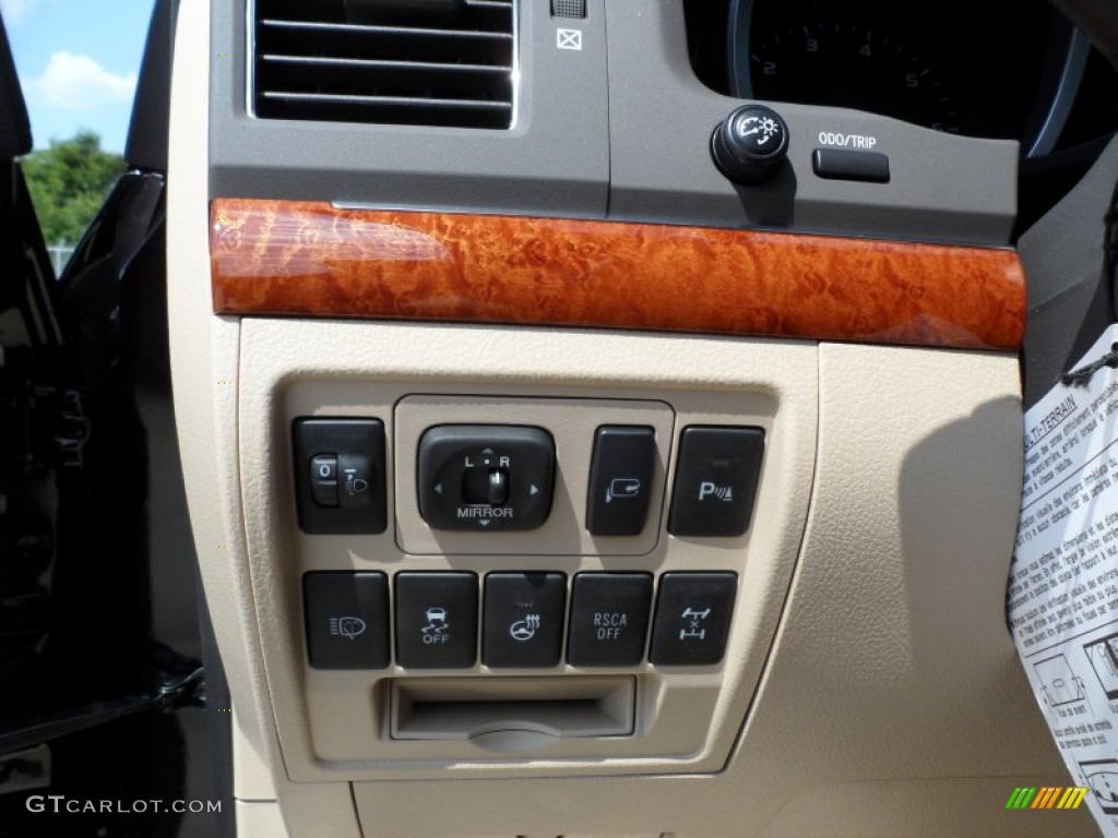 2013 Toyota Land Cruiser Standard Land Cruiser Model Controls Photo #65351070