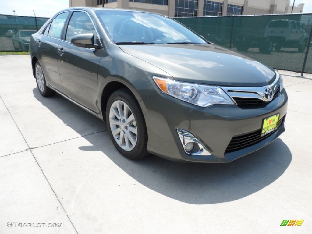 2012 Camry XLE - Cypress Green Pearl / Ivory photo #1