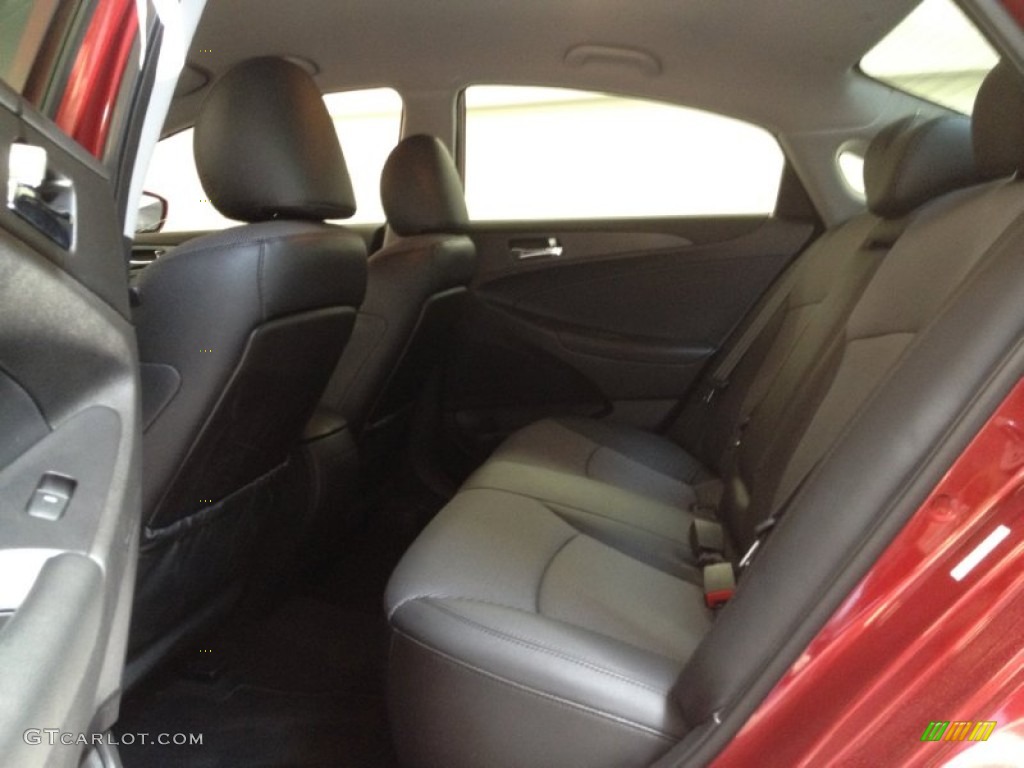 2011 Sonata SE - Venetian Red / Black photo #7