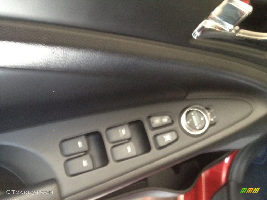 2011 Sonata SE - Venetian Red / Black photo #12