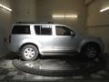 Silver Lightning - Pathfinder SE 4x4 Photo No. 4