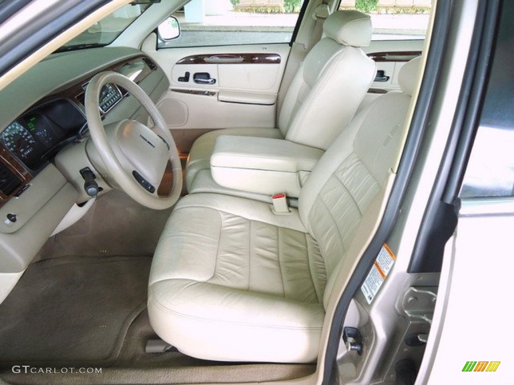 2000 Town Car Executive - Light Parchment Gold Metallic / Light Parchment photo #7
