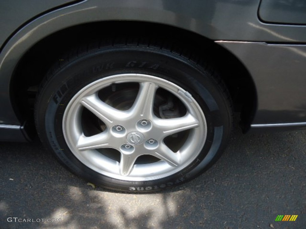 2001 Nissan Sentra SE Wheel Photos