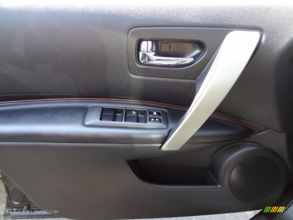 2011 Rogue SL AWD - Cayenne Red / Black photo #26