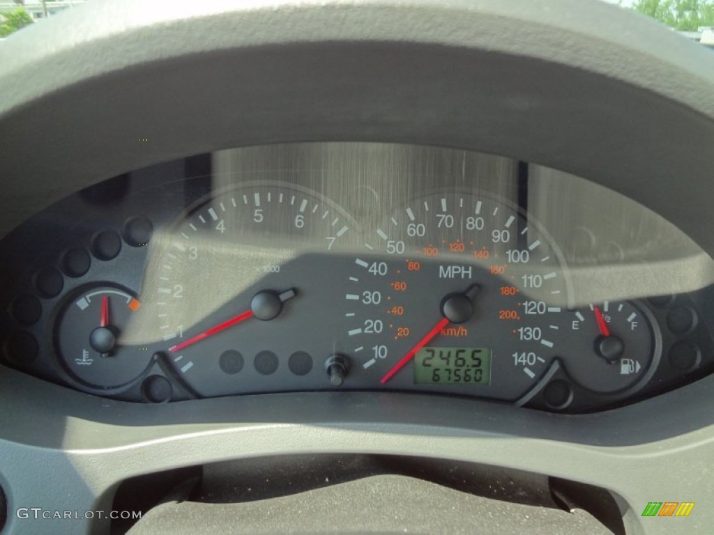 2005 Focus ZX4 SES Sedan - Liquid Grey Metallic / Dark Flint/Light Flint photo #22