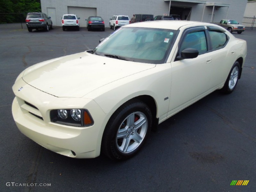 2008 Charger SE - Cool Vanilla Clear Coat / Dark Slate Gray photo #2