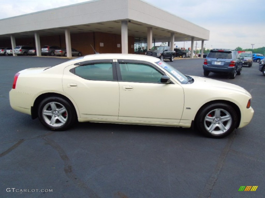 2008 Charger SE - Cool Vanilla Clear Coat / Dark Slate Gray photo #4
