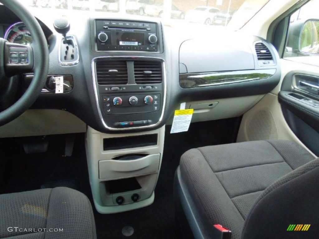 2012 Grand Caravan SE - Dark Charcoal Pearl / Black/Light Graystone photo #18