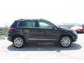 Deep Black Metallic - Tiguan SE Photo No. 10