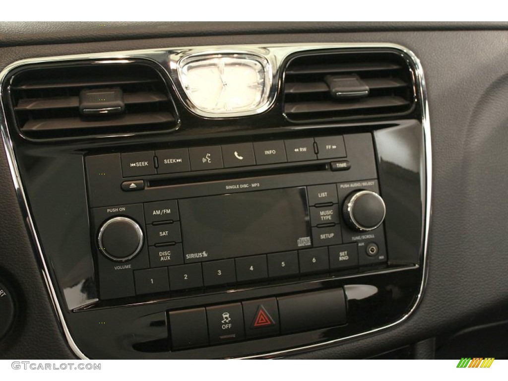 2011 Chrysler 200 Touring Convertible Audio System Photos