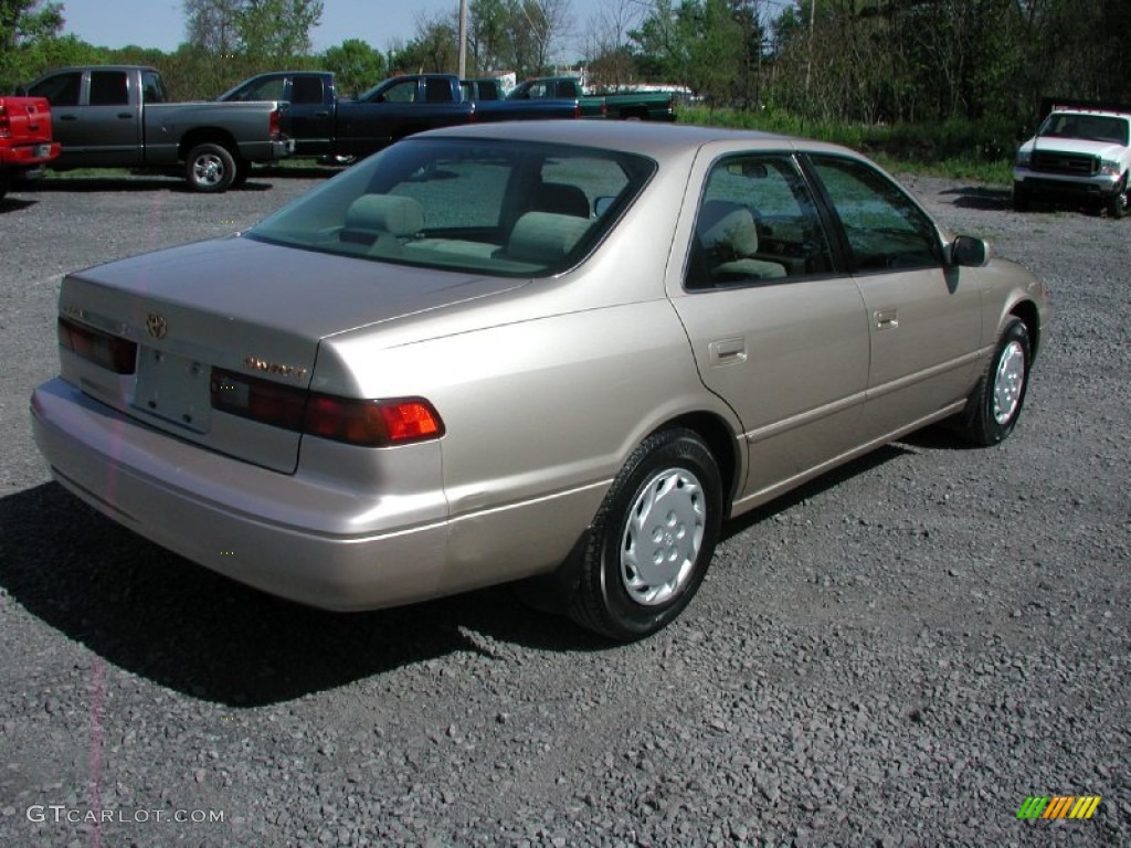 1998 Camry LE - Cashmere Beige Metallic / Oak photo #7