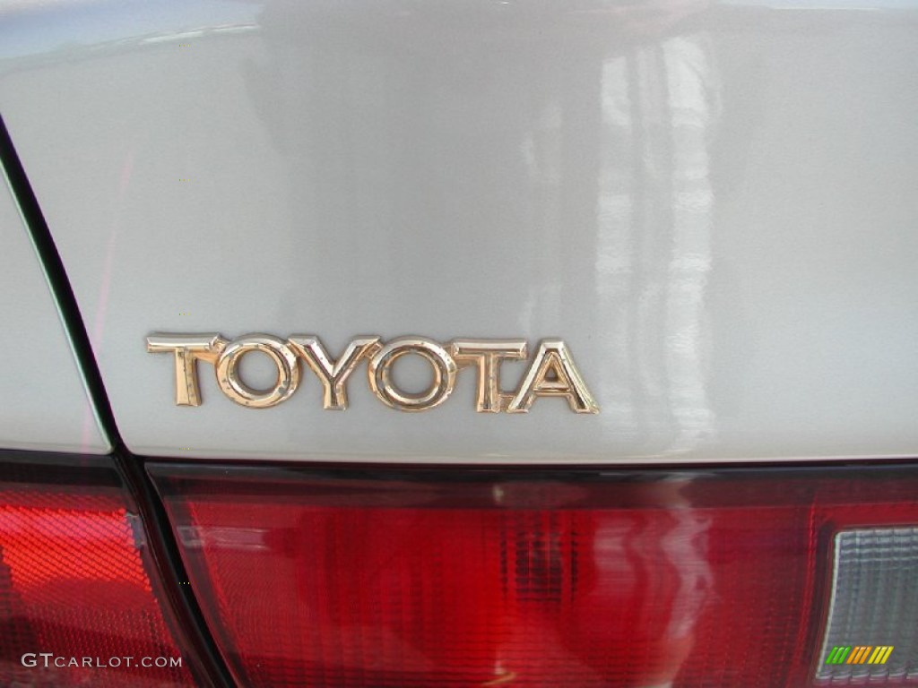 1998 Camry LE - Cashmere Beige Metallic / Oak photo #19