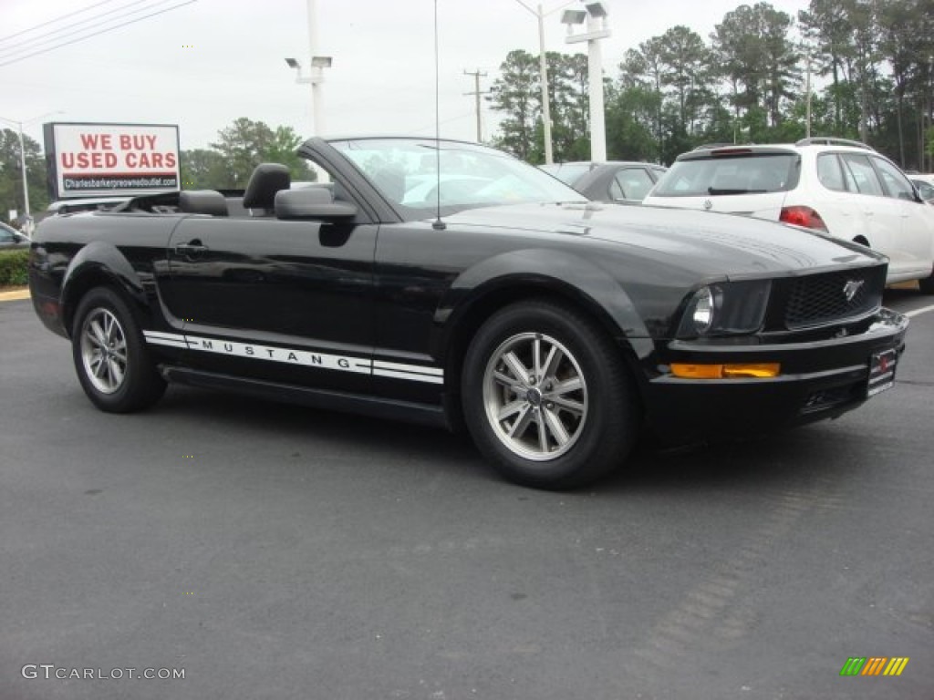 2005 Mustang V6 Premium Convertible - Black / Dark Charcoal photo #2
