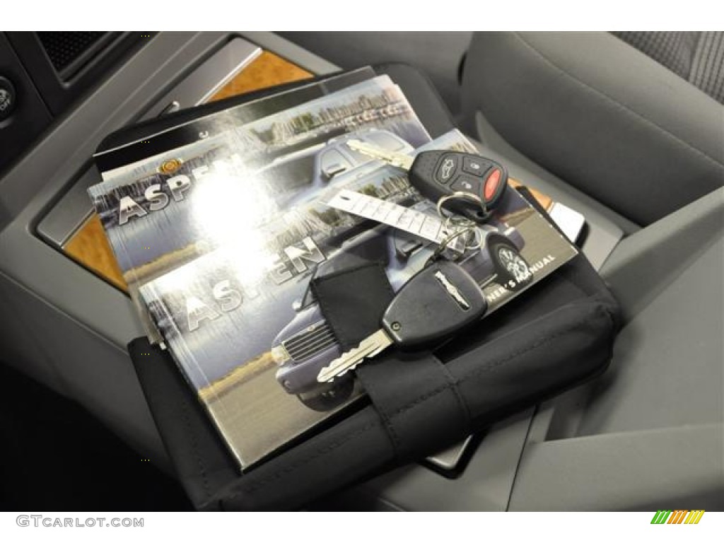 2007 Aspen Limited 4WD - Marine Blue Pearl / Dark Khaki/Light Graystone photo #17