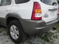 Classic White - Tribute LX V6 Photo No. 5