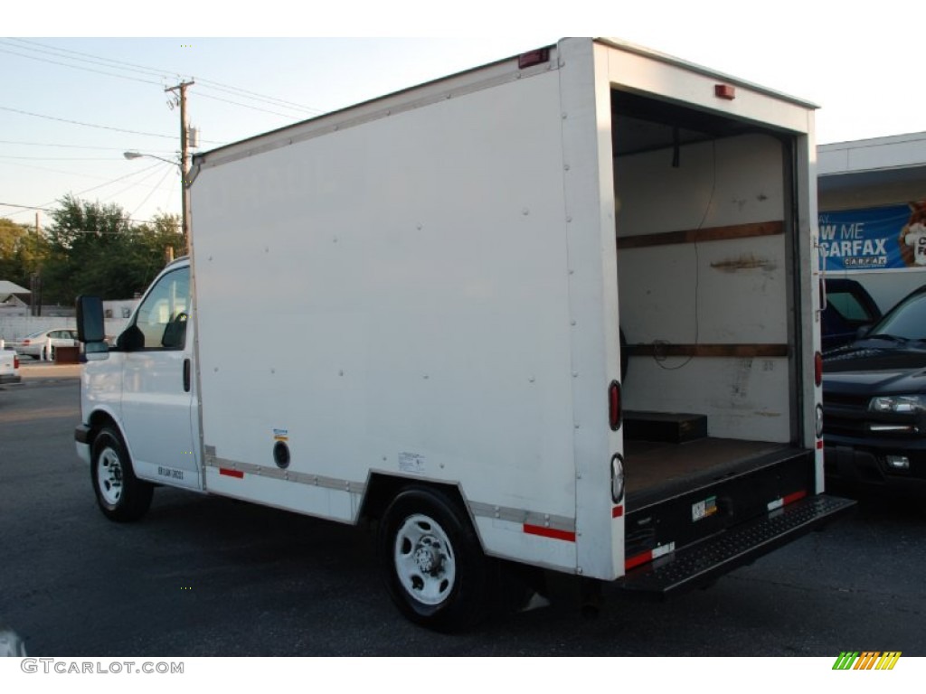 2003 Savana Cutaway 3500 Commercial Moving Truck - Summit White / Medium Pewter photo #12