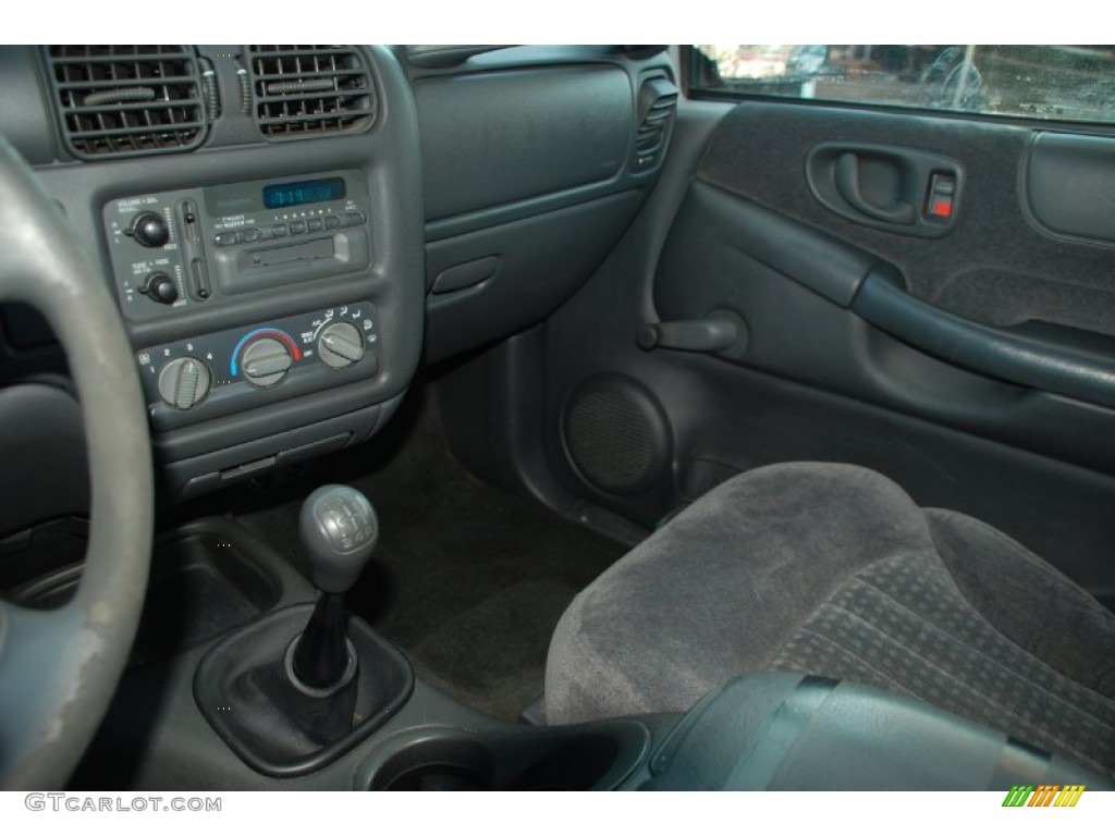 1998 S10 LS Extended Cab - Medium Red Metallic / Graphite photo #6