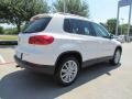 Candy White - Tiguan SE Photo No. 5