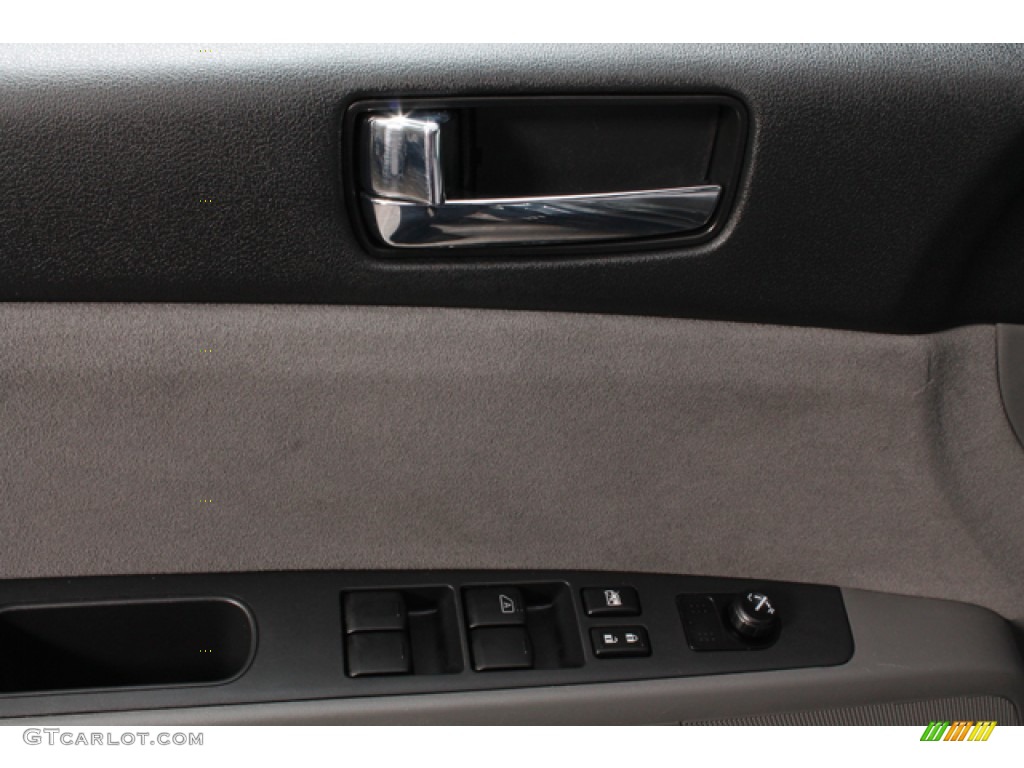 2009 Sentra 2.0 SR - Midnight Sky / Charcoal photo #16